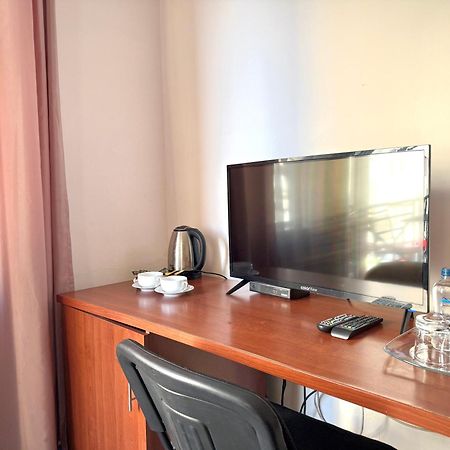 Hotel Vake Тбилиси Екстериор снимка